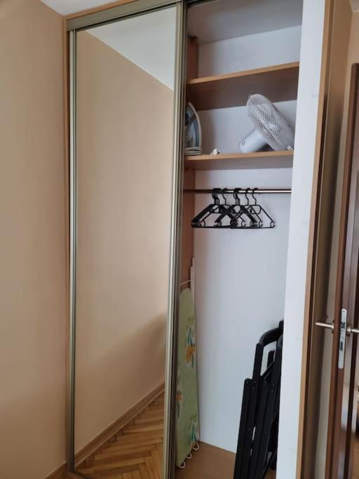 Apartamento Przytulne Mieszkanko Z Balkonem I Parkingiem W Sercu Pragi Poludnie Varsovia