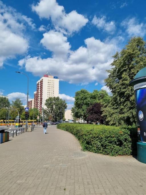 Przytulne Mieszkanko Z Balkonem I Parkingiem W Sercu Pragi Poludnie Varsovia